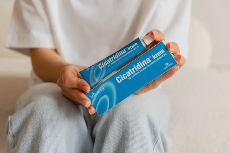 Co zrobić, żeby po ranie nie została blizna? Jak pielęgnować skórę od pierwszych dni?